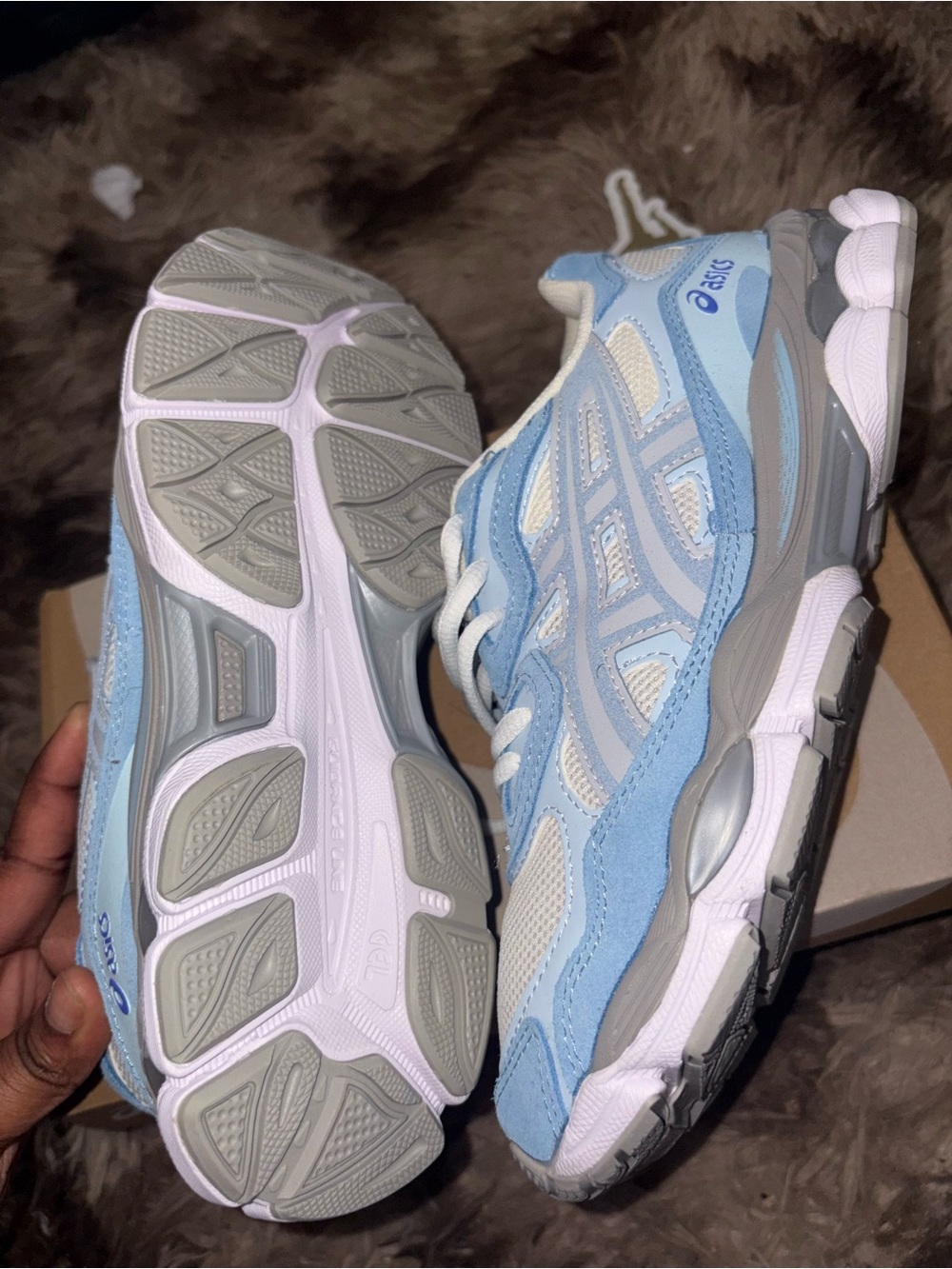 ASICS adults light Blue and White Athletic Sneakers - Picture 3 of 5